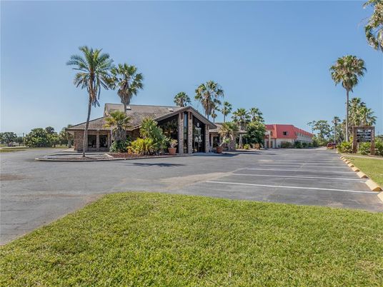 Backyard, Exterior, Facade, Ranch