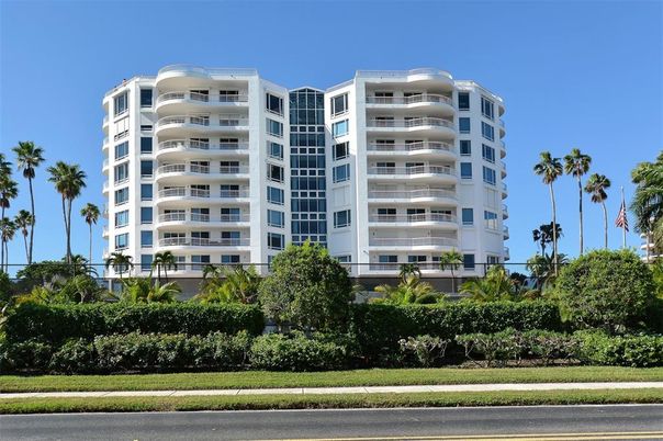 Exterior, Facade, Condo Building