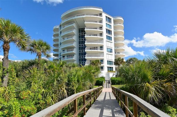 Exterior, Facade, Condo Building