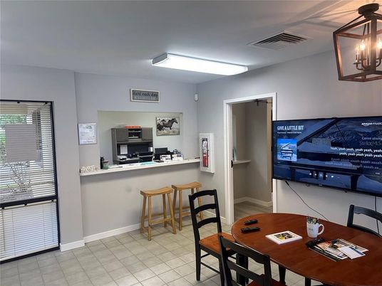 Dining room, Interior
