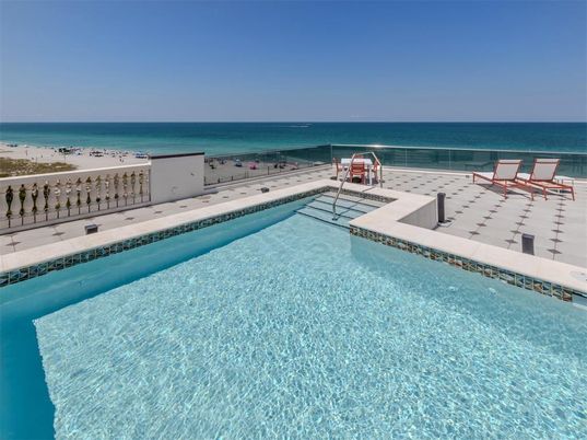 Exterior, Lake, Pool, Water