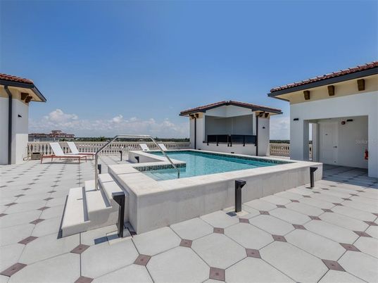 Exterior, Pool