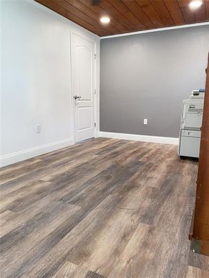 Empty room, Interior, Recessed Lighting, Wooden Ceilings, Wood Texture Flooring