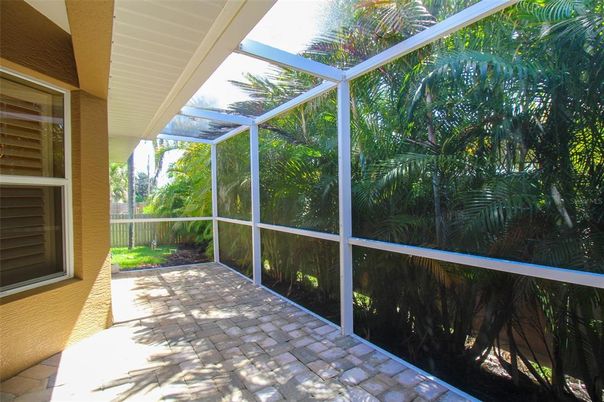 Interior, Sun Room, Glass Ceilings