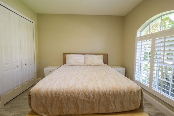 Interior, Bedroom, Wood Texture Flooring, Recessed Lighting