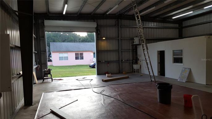 Garage, Interior