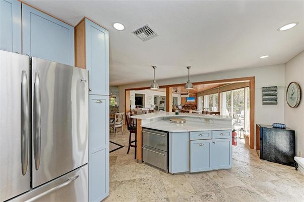 Dining room, Interior, Kitchen, Pendant Lights, Recessed Lighting, Stainless Steel Appliances