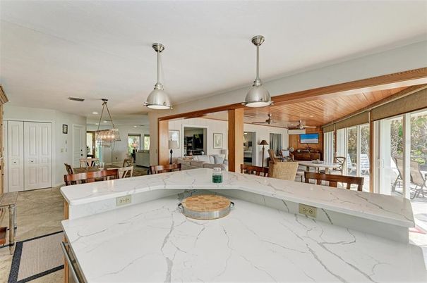 Dining room, Interior, Kitchen, Pendant Lights, Wooden Beams, Wooden Ceilings
