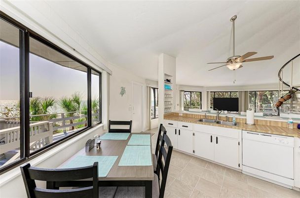 Dining room, Interior