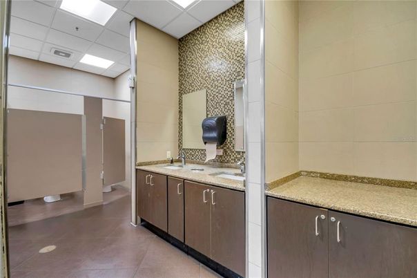 Bathroom, Interior, Recessed Lighting