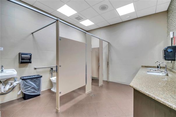 Bathroom, Interior, Recessed Lighting