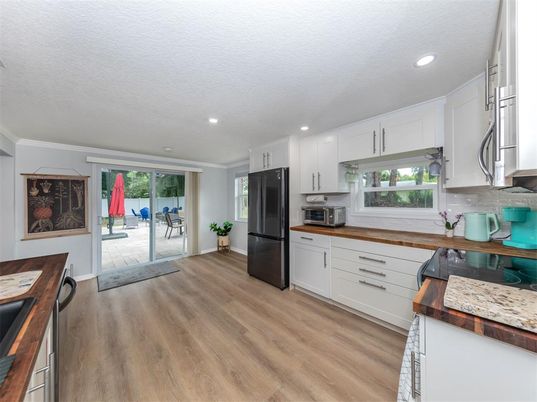 Interior, Kitchen, Recessed Lighting, Wood Texture Flooring