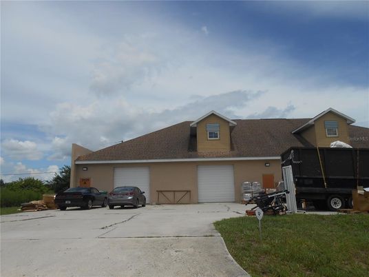 Attached, Exterior, Facade, Ranch