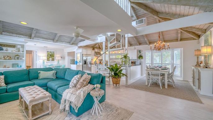 Chandelier, Dining room, Interior, Living room, Recessed Lighting, Wooden Beams, Wooden Ceilings, Wood Texture Flooring