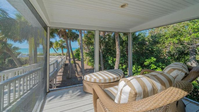 Interior, Sun Room, Water, Wood Texture Flooring