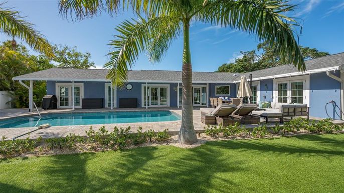 Backyard, Exterior, Pool