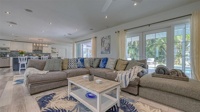Interior, Kitchen, Living room, Pendant Lights, Recessed Lighting, Stainless Steel Appliances, Wood Texture Flooring