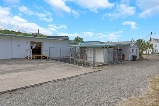 Backyard, Exterior
