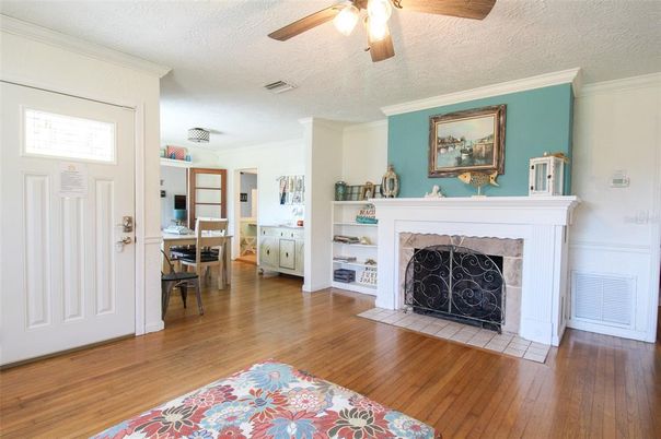 Interior, Bedroom, Wood Texture Flooring, Dining room, Fireplace