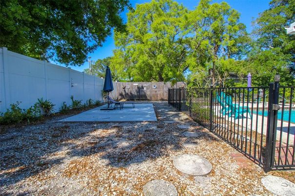 Exterior, Pool, Backyard