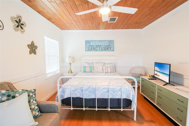Interior, Bedroom, Wood Texture Flooring, Wooden Ceilings