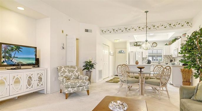 Dining room, Interior, Pendant Lights, Recessed Lighting