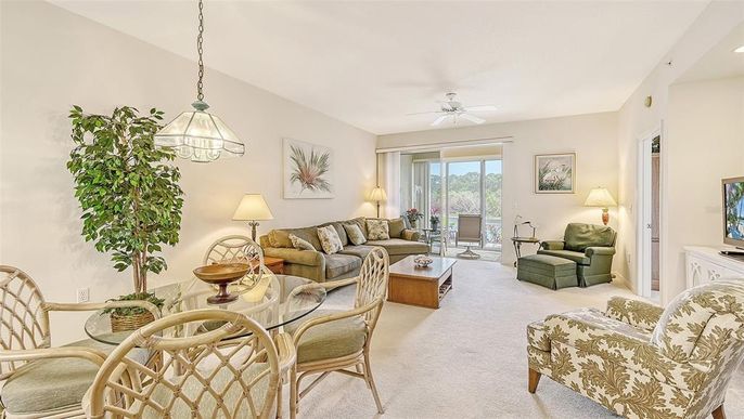 Dining room, Interior, Living room, Pendant Lights, Recessed Lighting