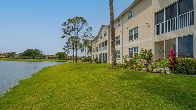 Backyard, Exterior, Lake