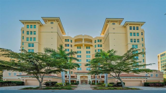 Exterior, Facade, Condo Building