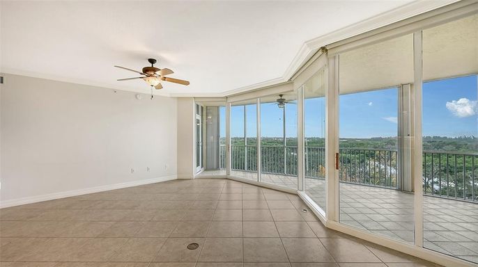 Empty room, Interior, Sun Room