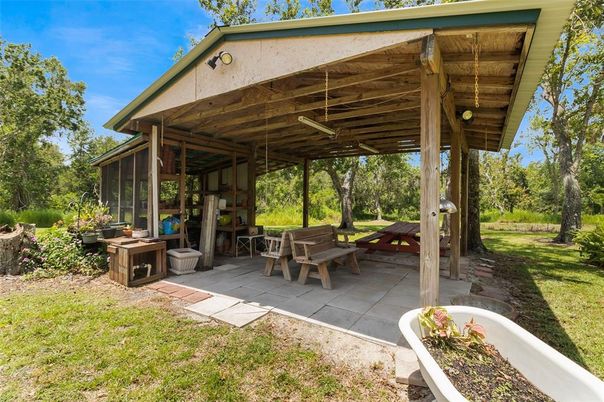 Backyard, Exterior