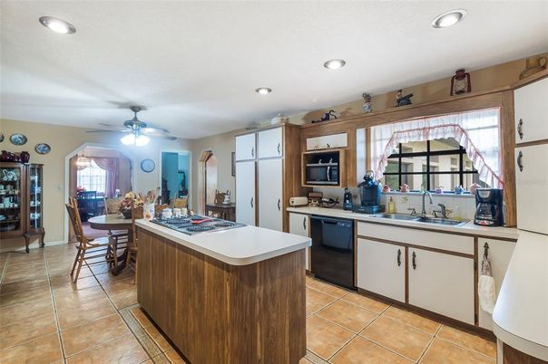 Dining room, Interior, Kitchen, Recessed Lighting