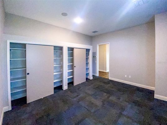 Empty room, Interior, Recessed Lighting