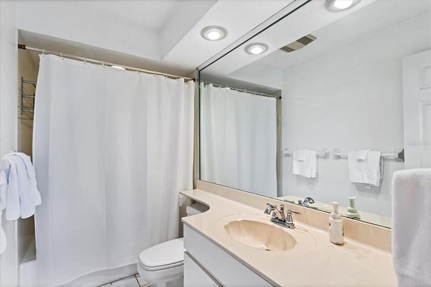 Bathroom, Interior, Recessed Lighting