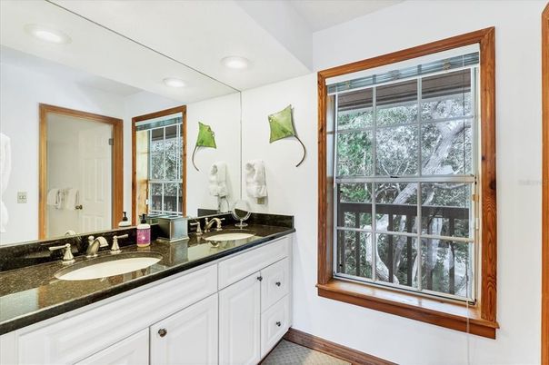 Bathroom, Dual Sink Vanities, Interior, Recessed Lighting