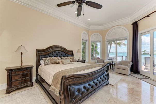 Bedroom, Interior, Recessed Lighting, Water