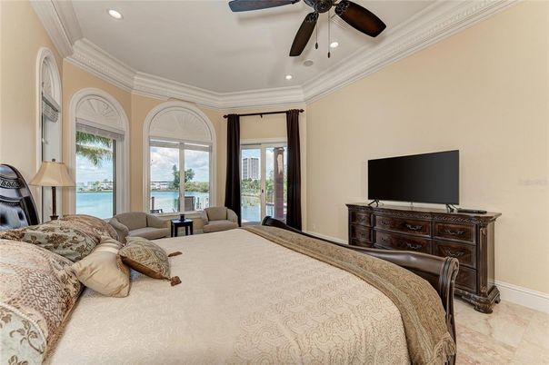 Bedroom, Interior, Recessed Lighting, Water
