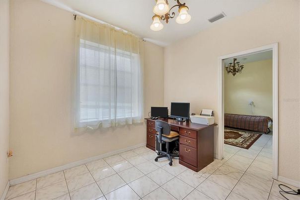 Home Office, Interior
