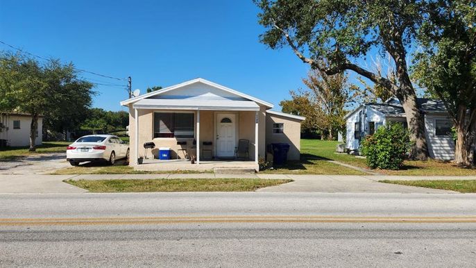 Exterior, Facade, None