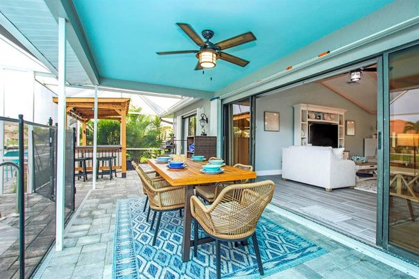 Dining room, Interior, Sun Room