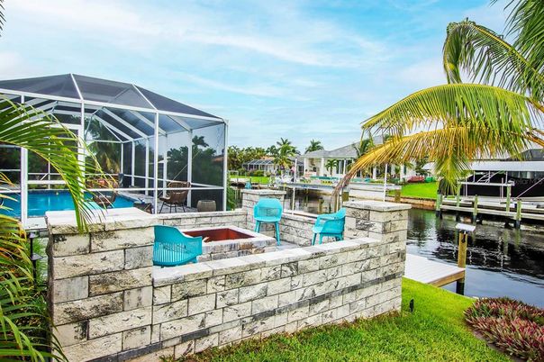 Exterior, Lake, Pool