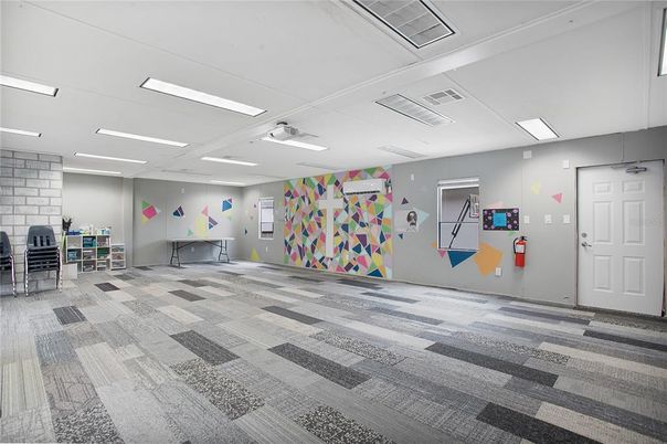 Empty room, Interior, Recessed Lighting