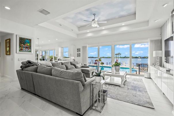 Interior, Living room, Marble, Pendant Lights, Recessed Lighting, Water