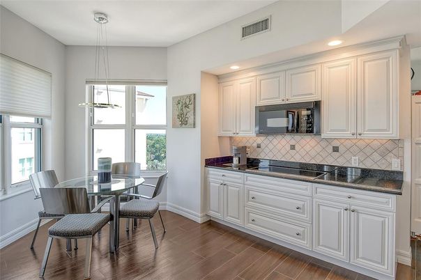 Dining room, Interior, Kitchen, Pendant Lights, Recessed Lighting, Wood Texture Flooring