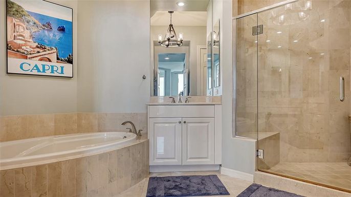 Bathroom, Glass Shower, Interior, Pendant Lights, Recessed Lighting