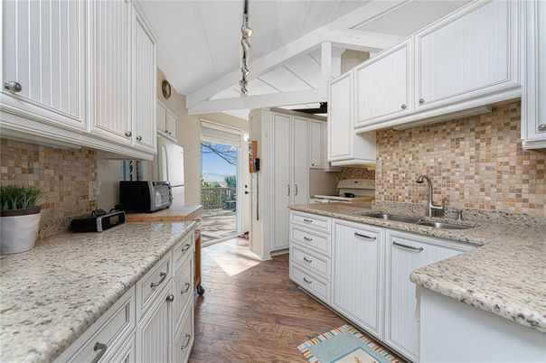 Interior, Kitchen, Pendant Lights, Wood Texture Flooring