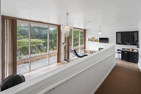 Chandelier, Dining room, Interior, Recessed Lighting, Water