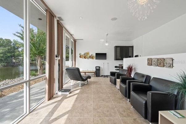 Interior, Living room, Pendant Lights, Recessed Lighting