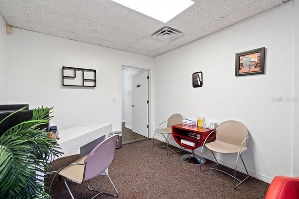 Home Office, Interior