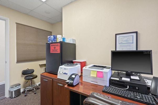 Home Office, Interior